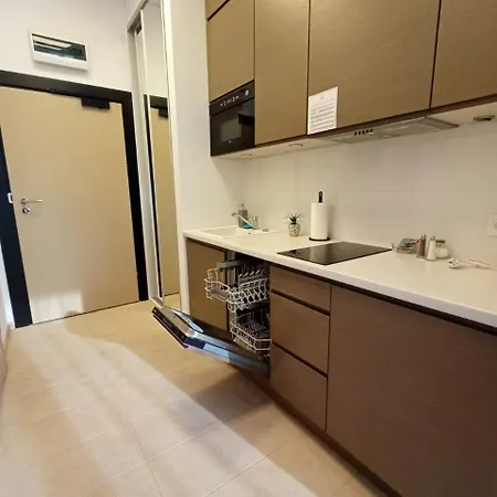 Διαμέρισμα Zlatarooms 222 *